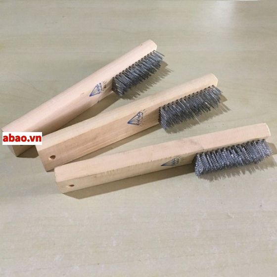 Bàn chải sắt cán dài